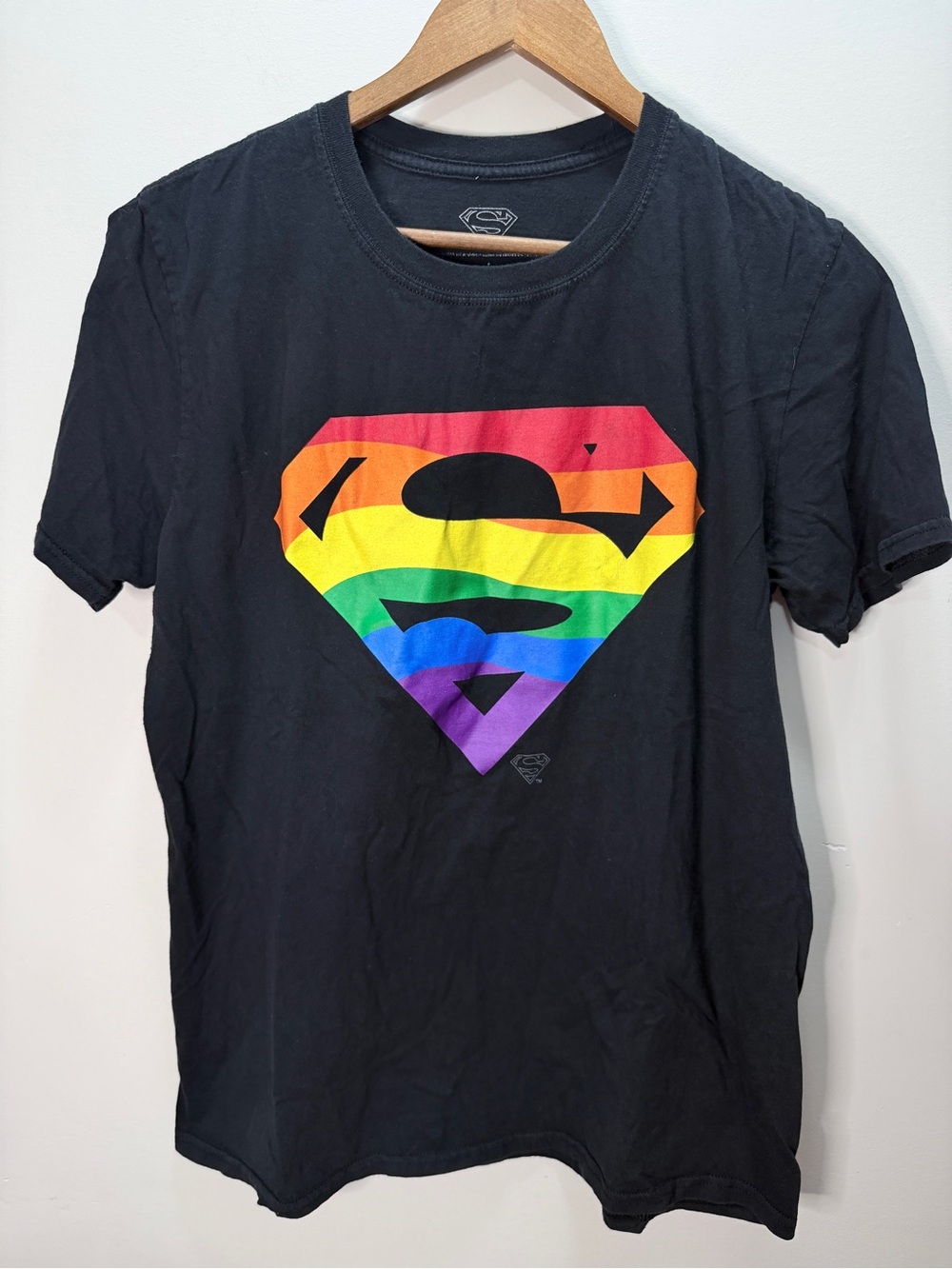 DC Comics Black T-Shirt with Rainbow Superman Shield Size L 26x22